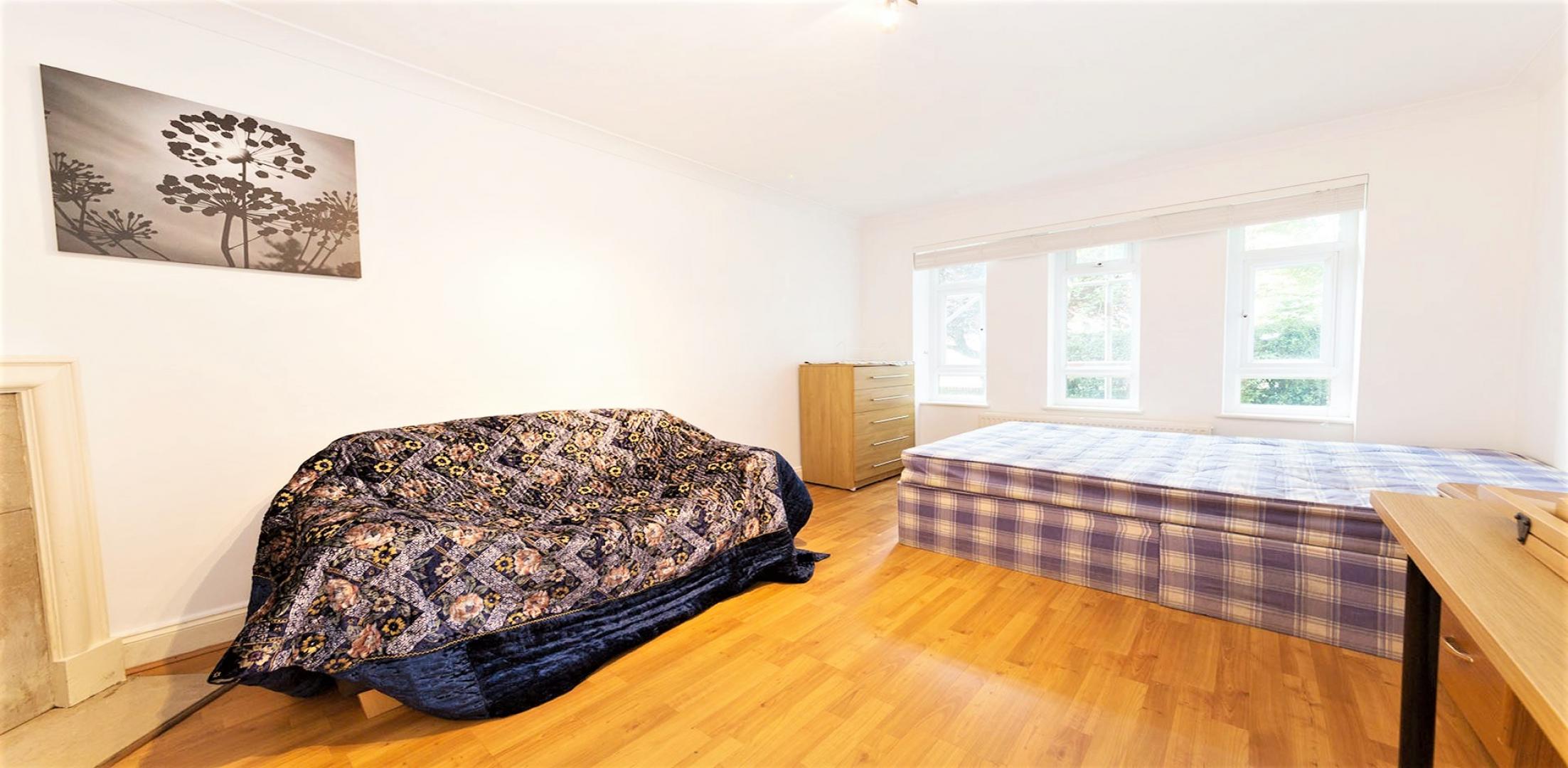 			2 Bedroom, 1 bath, 1 reception Flat			 Mapesbury Road, Brondesbury 